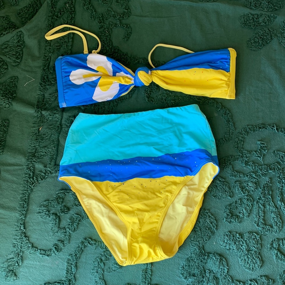 it’s now cool bikini set